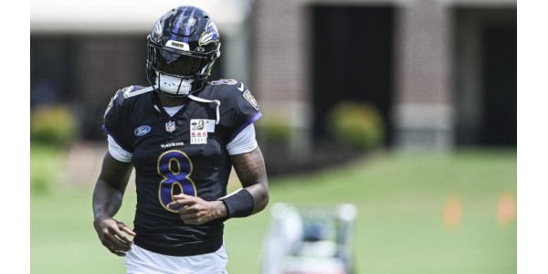 Les forces des deux équipes lors du match d'ouverture de la nouvelle saison de la NFL Les forces des deux équipes lors du match d'ouverture de la nouvelle saison de la NFL